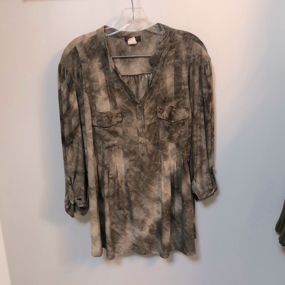 Cocomo Woman 3/4 sleeve tunic size 2x cream and Brown